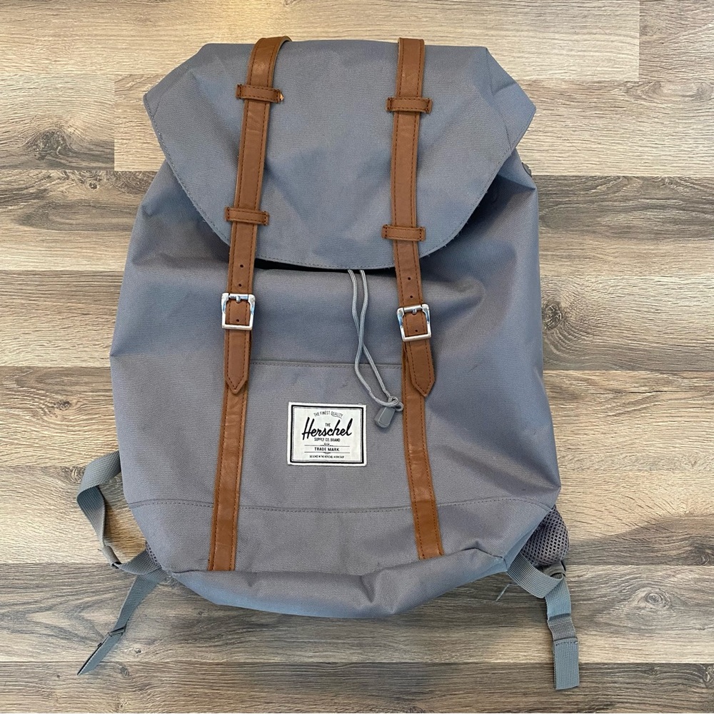 SOLD Herschel Grey Retreat Backpack - Picture 2 of 13